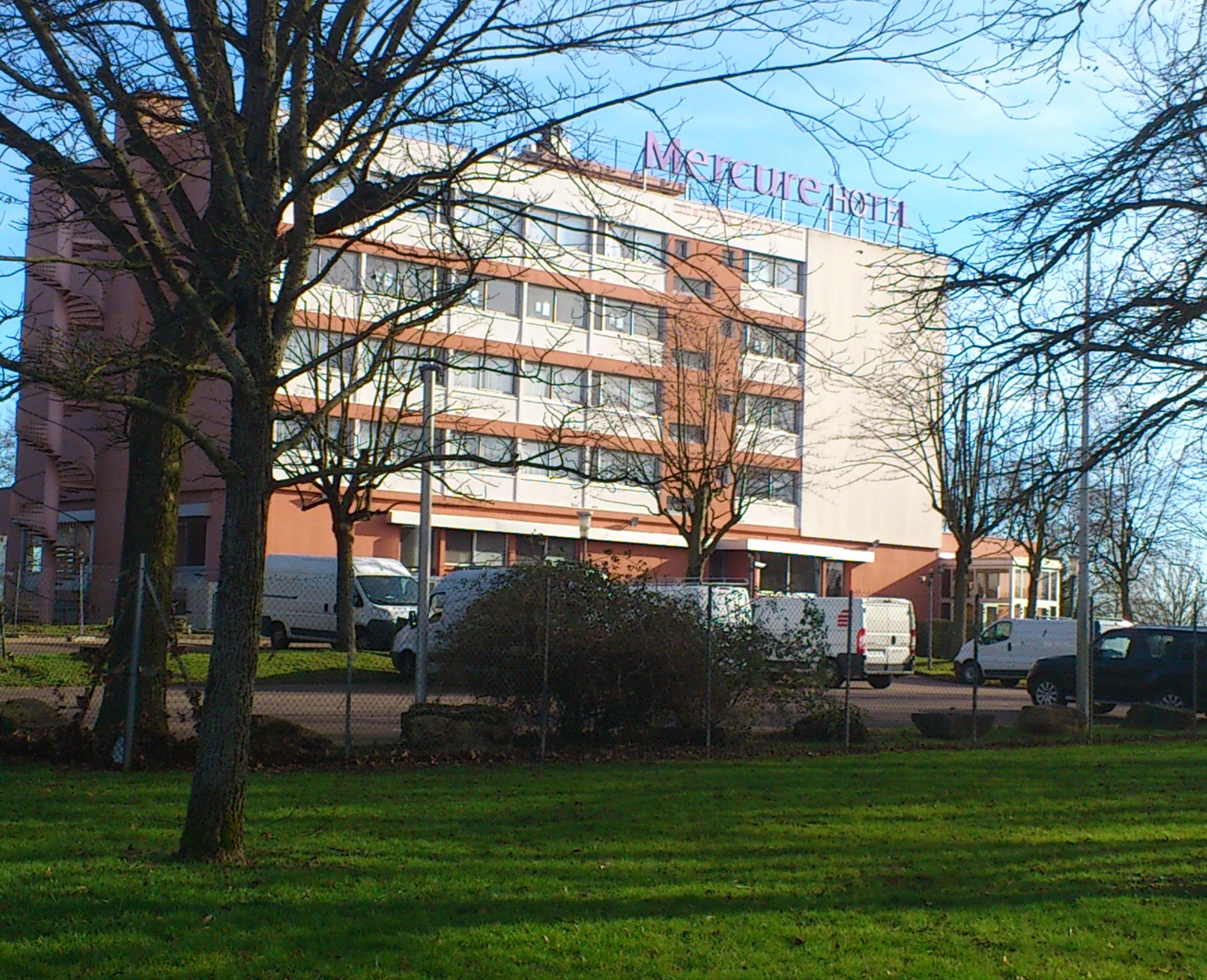 Hotel Mercure Macon Bord De Saone Exterior photo