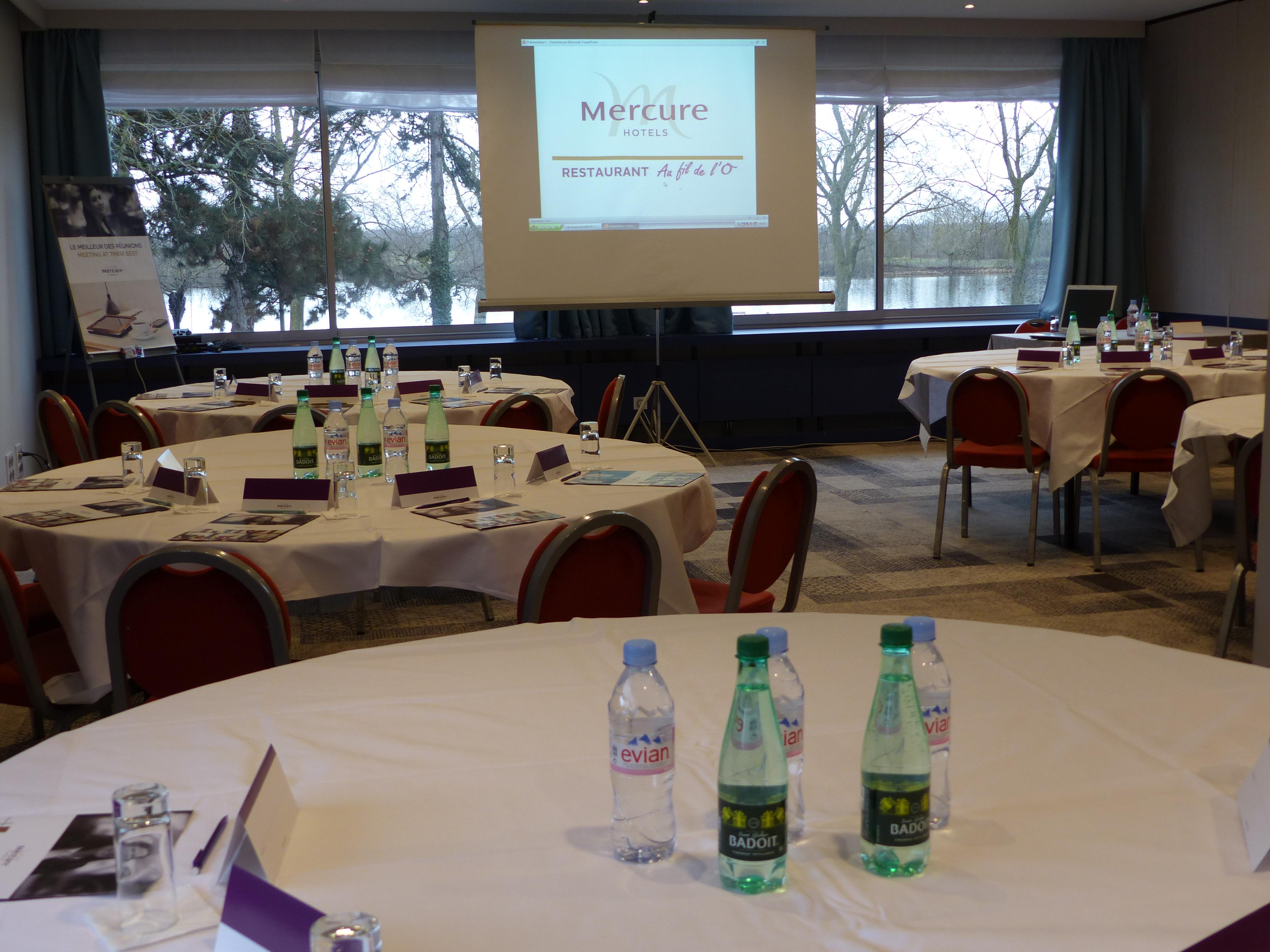 Hotel Mercure Macon Bord De Saone Exterior photo